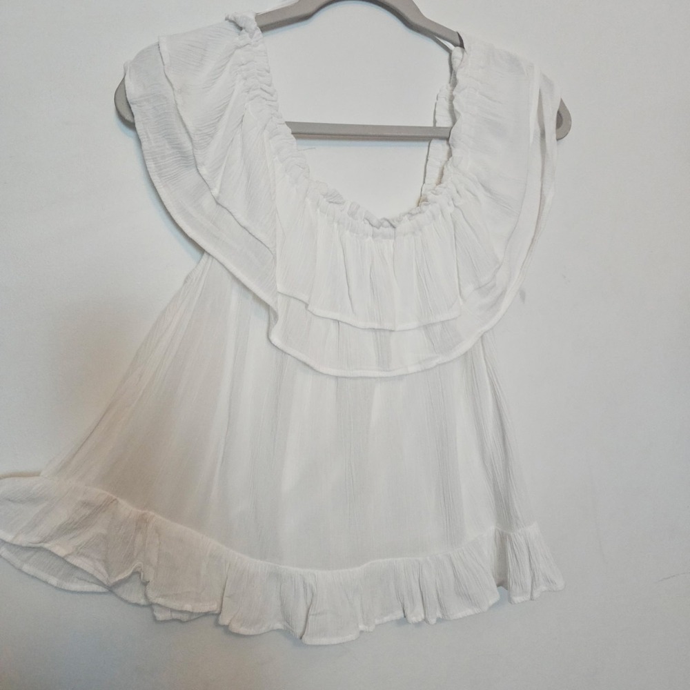 Express Off the Shoulder Crop Top Size XL White Ruffle Shoulders And Hem - Picture 2 of 7